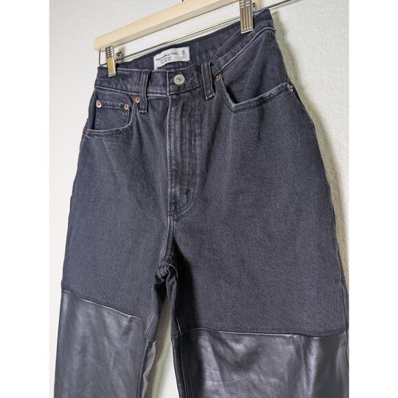 Abercrombie Faux Leather Denim Black Curve Love 90s Straight Jeans Women 25 - Picture 4 of 14